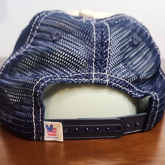 Disneyland‎ Navy and Cream  Hat - Picture 3 of 5